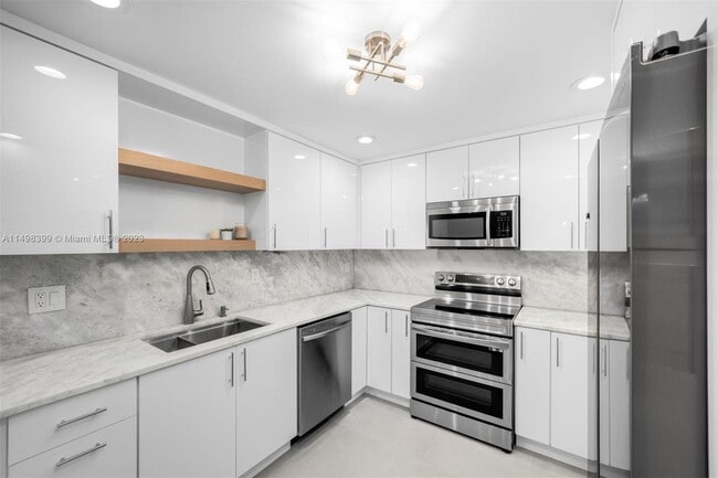 Building Photo - 8228 SW 81st Pl