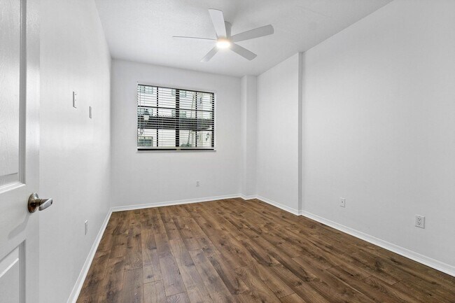 Building Photo - 233 S Federal Hwy