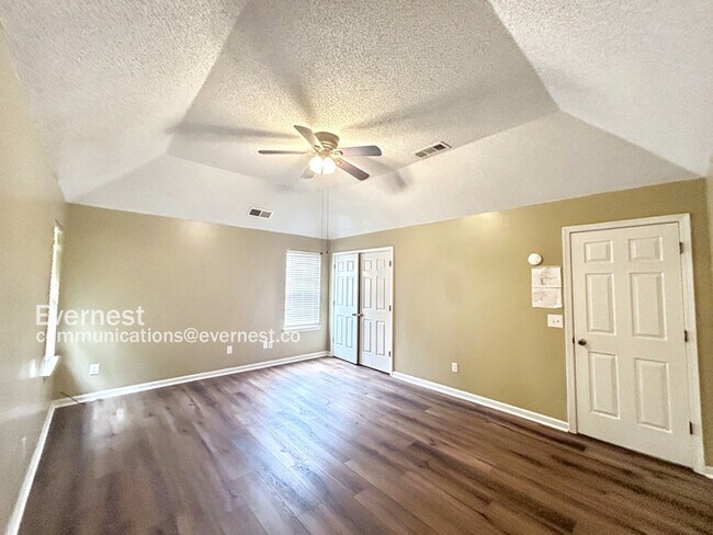 Building Photo - 7105 Mahogany Dr