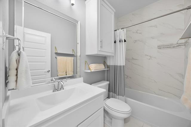 Building Photo - 8220 Callimont Ln