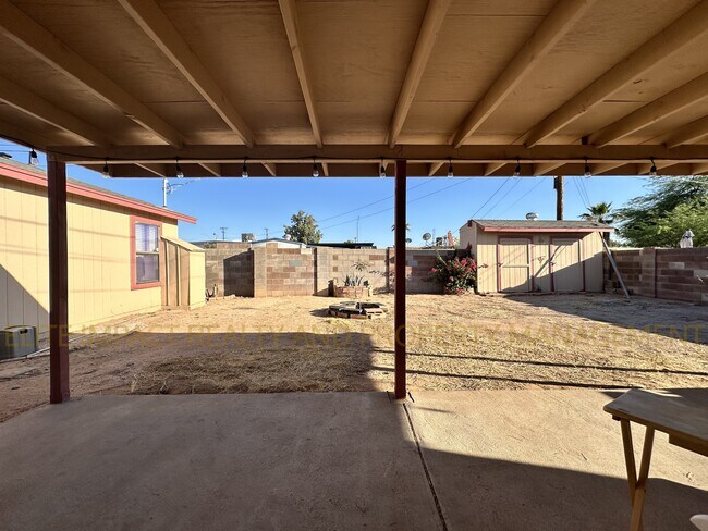 Building Photo - 4650 E Calle Aurora