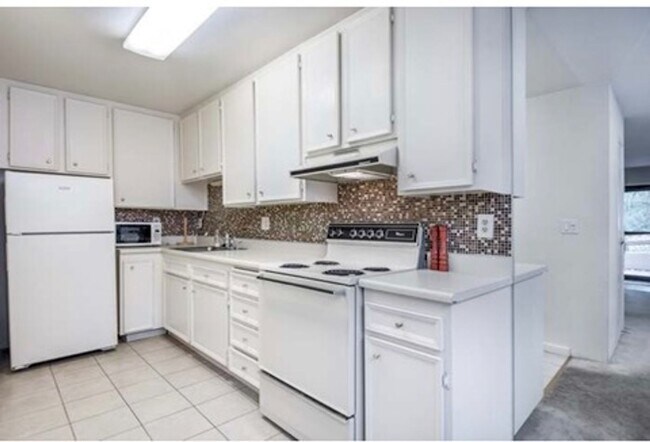 Building Photo - Lovely 1BR condo with Mountain View - Pool, Spa & Tennis