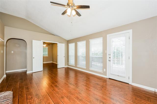Building Photo - 400 Moss Hill Dr