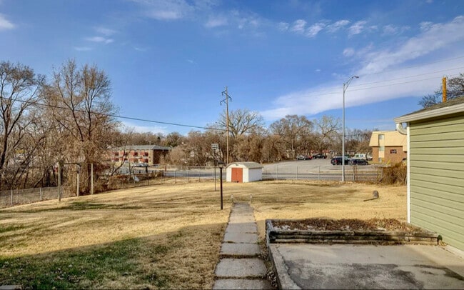 Building Photo - 7826 Parker St