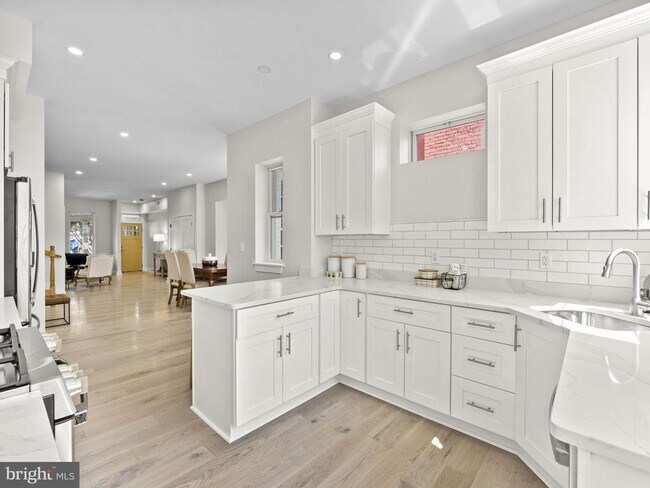 Building Photo - 532 Shepherd St NW