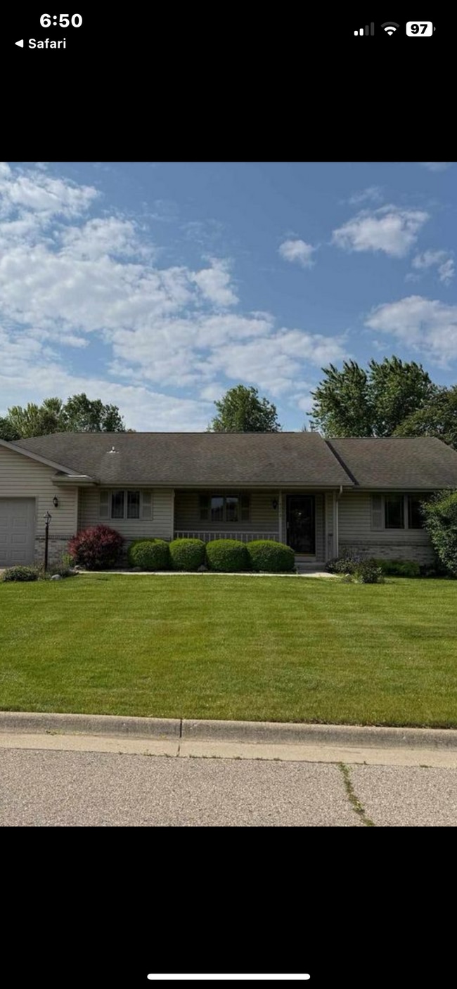 Building Photo - 4202 Greenbriar Dr