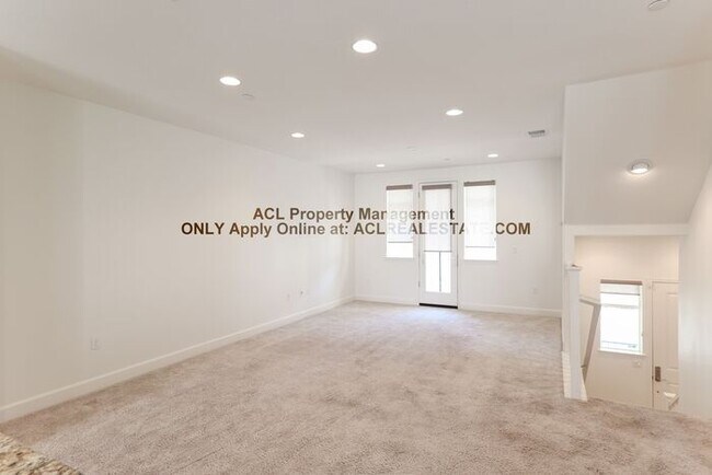 Building Photo - Spacious, 4 bed 3 bath Dublin Home For Rent