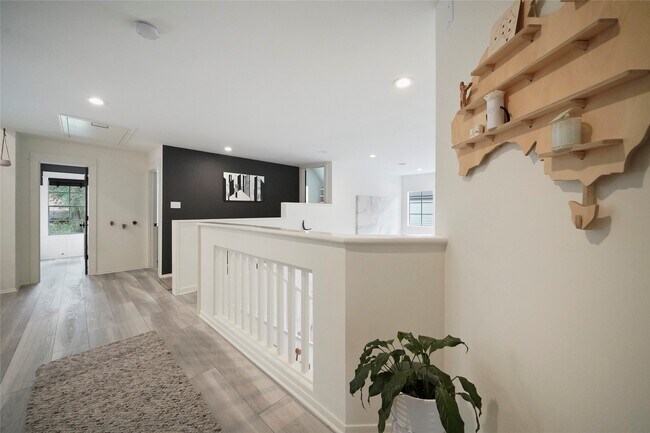 Building Photo - 31 Purple Martin Pl