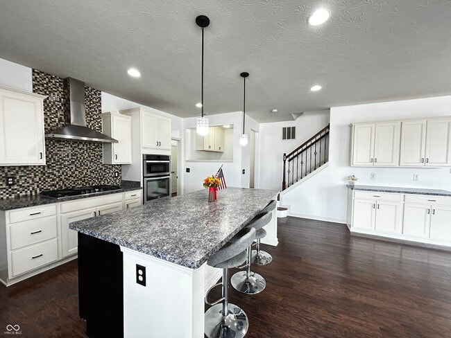 Building Photo - 12588 Hideout Dr