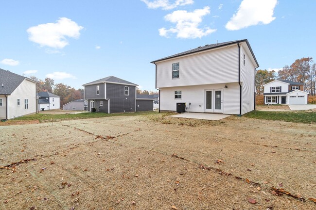 Building Photo - Welcome Home this Beautiful Home Old Woodl...