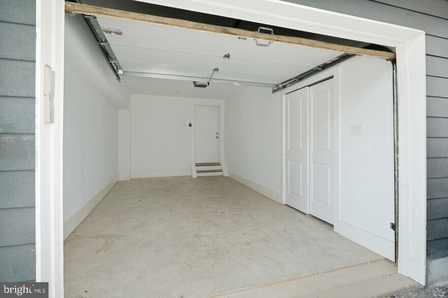 Building Photo - 815 Perkiomen St