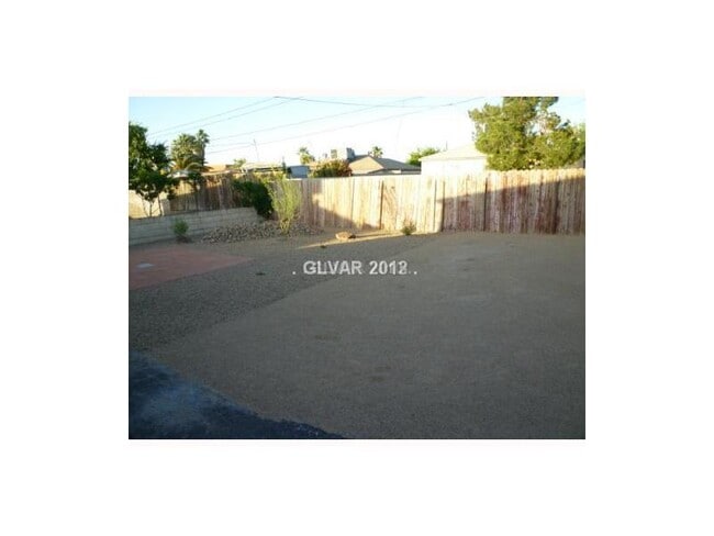 Building Photo - 414 Rutle