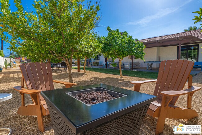 Building Photo - 2342 N San Gorgonio Rd