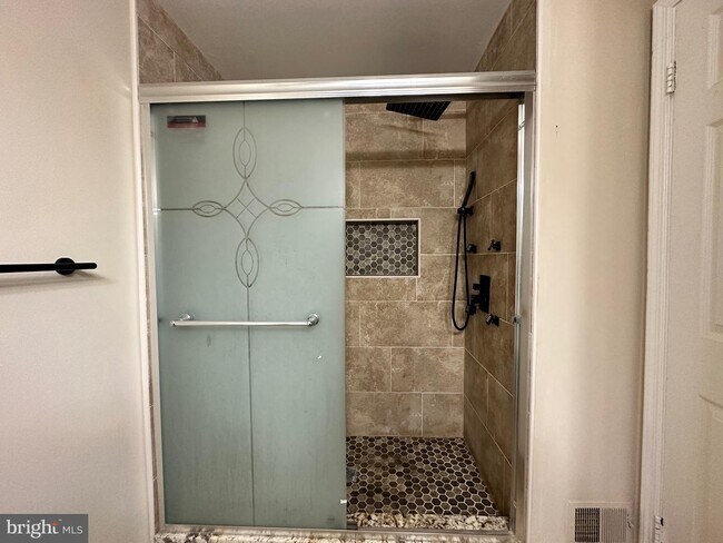 Building Photo - 6123 Martins Landing Ct