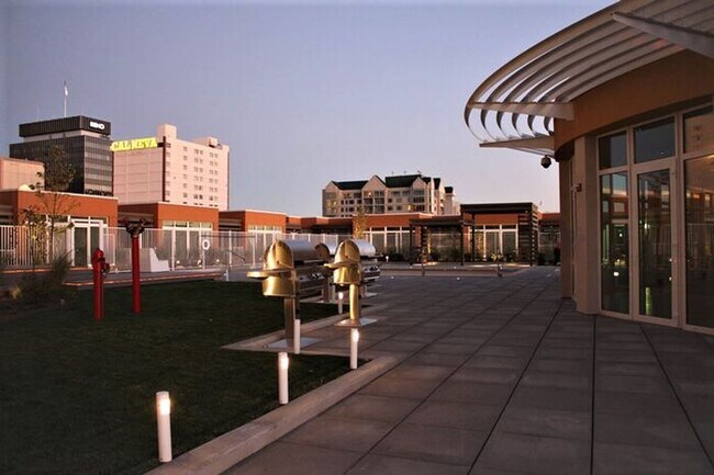 Building Photo - At the Montage!!! 1 bedroom 1 bath luxury ...