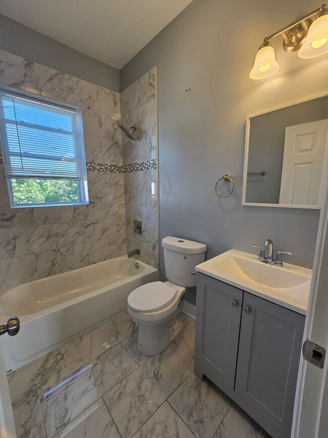 Building Photo - 1111 W 62nd St