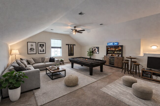 Building Photo - Welcome Home!