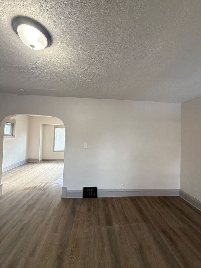 Building Photo - 1927 Merl Ave