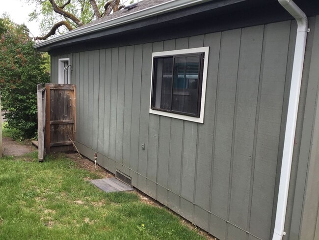 Building Photo - 2 Bedroom in Colllege Hill/Friendly Area