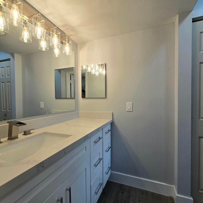 Building Photo - 10501 W Broward Blvd