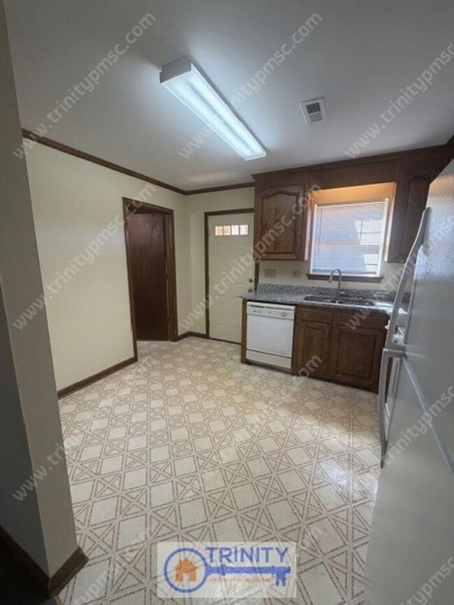 Building Photo - Now Available – 2BR Apartment in Andersom!
