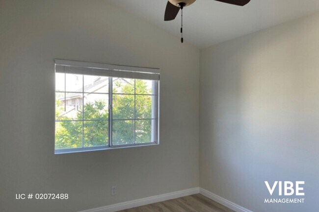 Building Photo - Beautifully updated Verdigris 3 bedroom Single Family Home with Sunset Views!