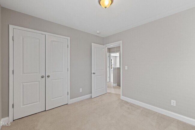 Building Photo - 188 Outwater Ridge Dr