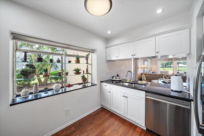 Building Photo - 425 Cerromar Terrace
