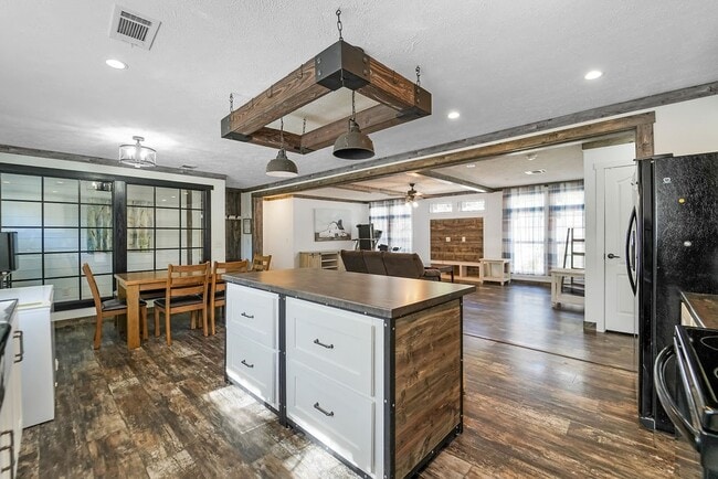 Building Photo - 29703 Midland St