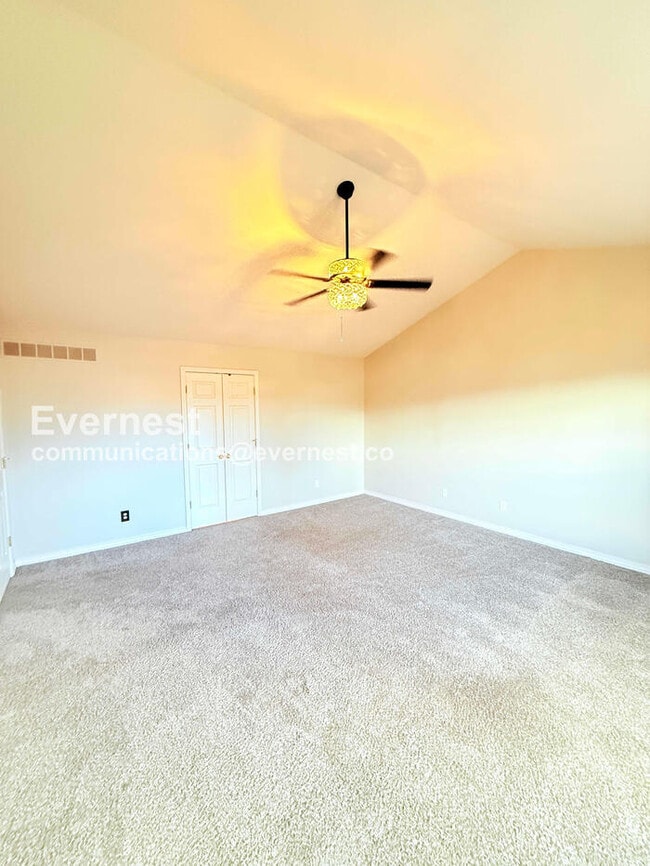 Building Photo - 1660 Brookdale Dr