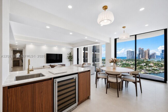 Building Photo - 19355 Turnberry Way