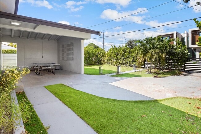 Building Photo - 270 NW 50th St