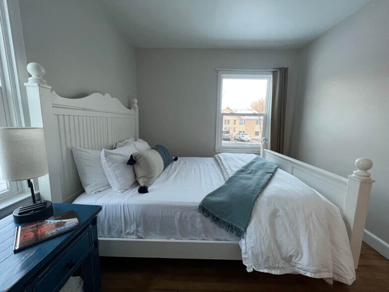 First Bedroom, queen size bed and closet - 9 N 6th St