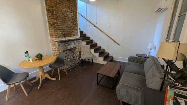 Building Photo - 814-812 Frenchmen St