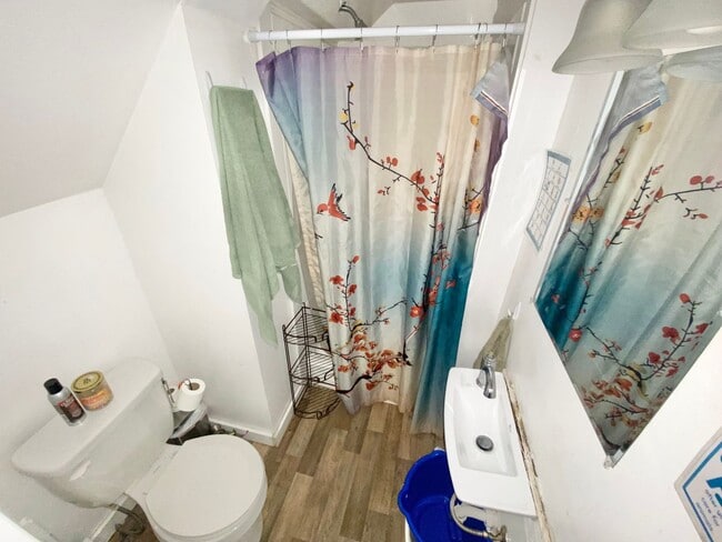 Building Photo - 34 Colchester Ave