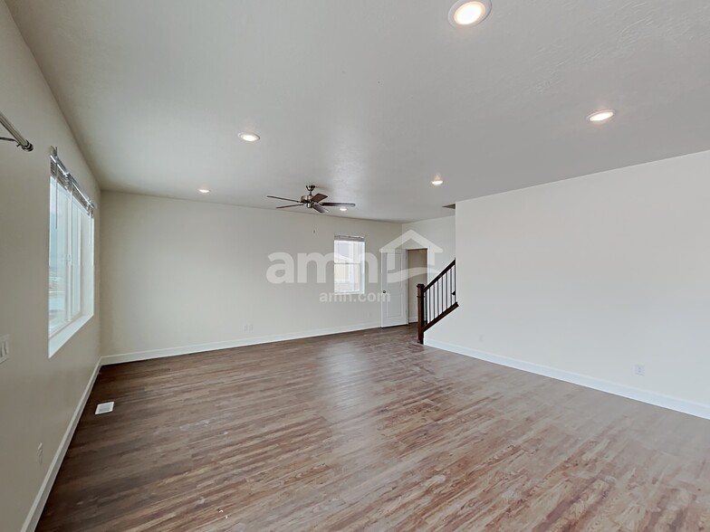 Building Photo - 1287 N Wagon Wy