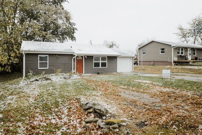 Building Photo - 3 bed, 1 bath home for rent!