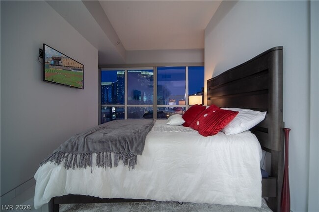 Building Photo - 4575 Dean Martin Dr