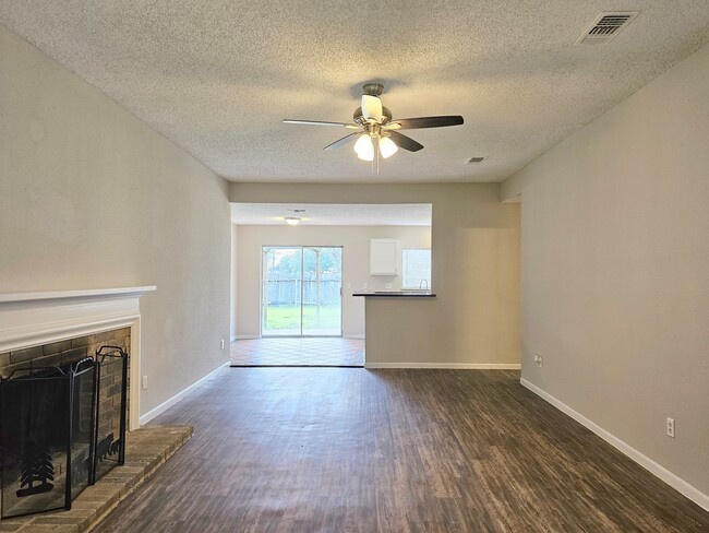 Building Photo - 6103 Wolfboro Dr