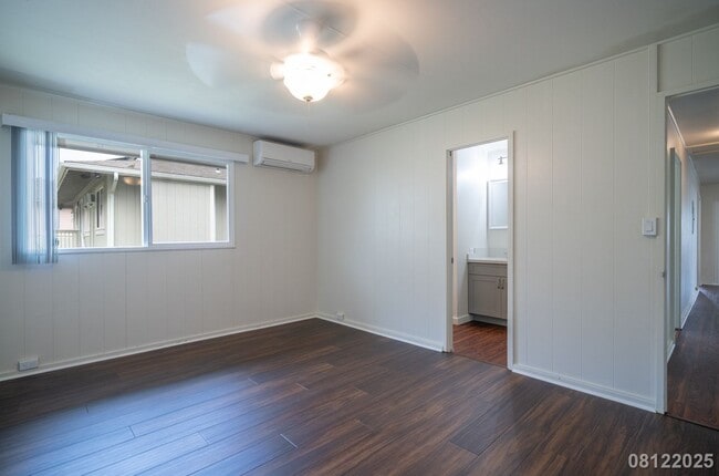 Building Photo - UPGRADED 4BR 2BA House in MANOA with SPLIT...