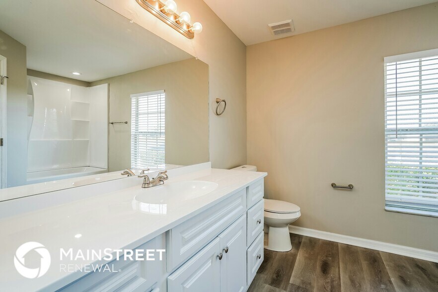 Building Photo - 113 NW 29th Terrace