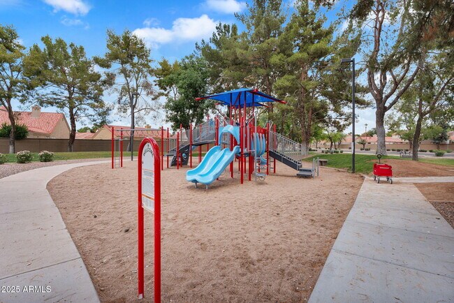 Building Photo - 1510 E Commerce Ave