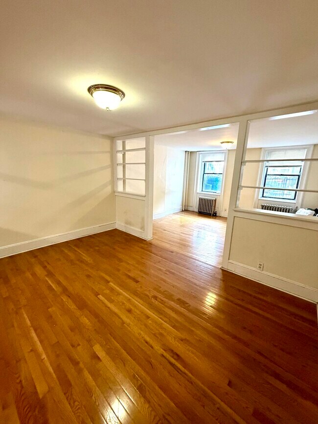Building Photo - 131 Mercer St