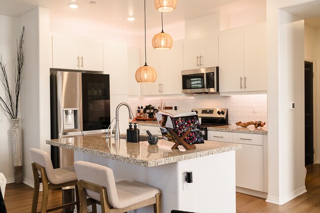 Building Photo - 36351 Elizabeth Ln