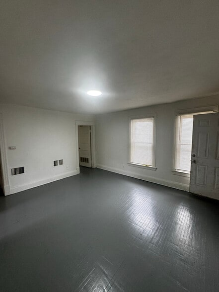 Building Photo - 645 Woodland Ave