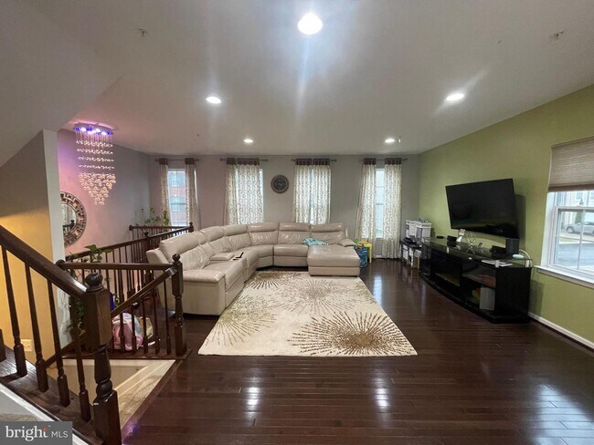 Building Photo - 7879 River Rock Way
