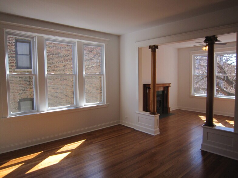 Building Photo - 3919 N Greenview Ave