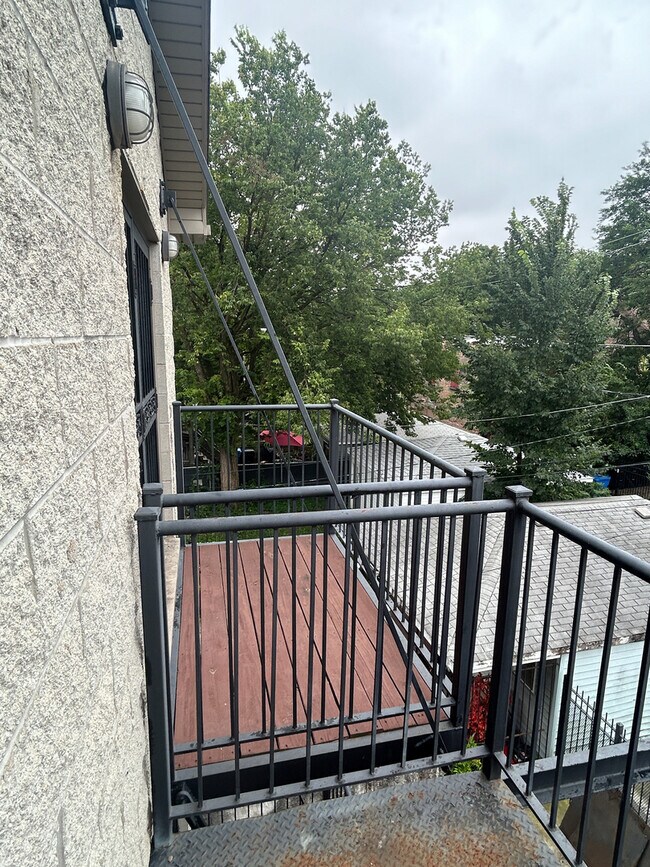 Building Photo - 6344 S Rhodes Ave