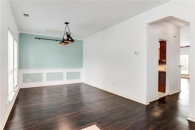 Building Photo - 304 Ambrose Dr