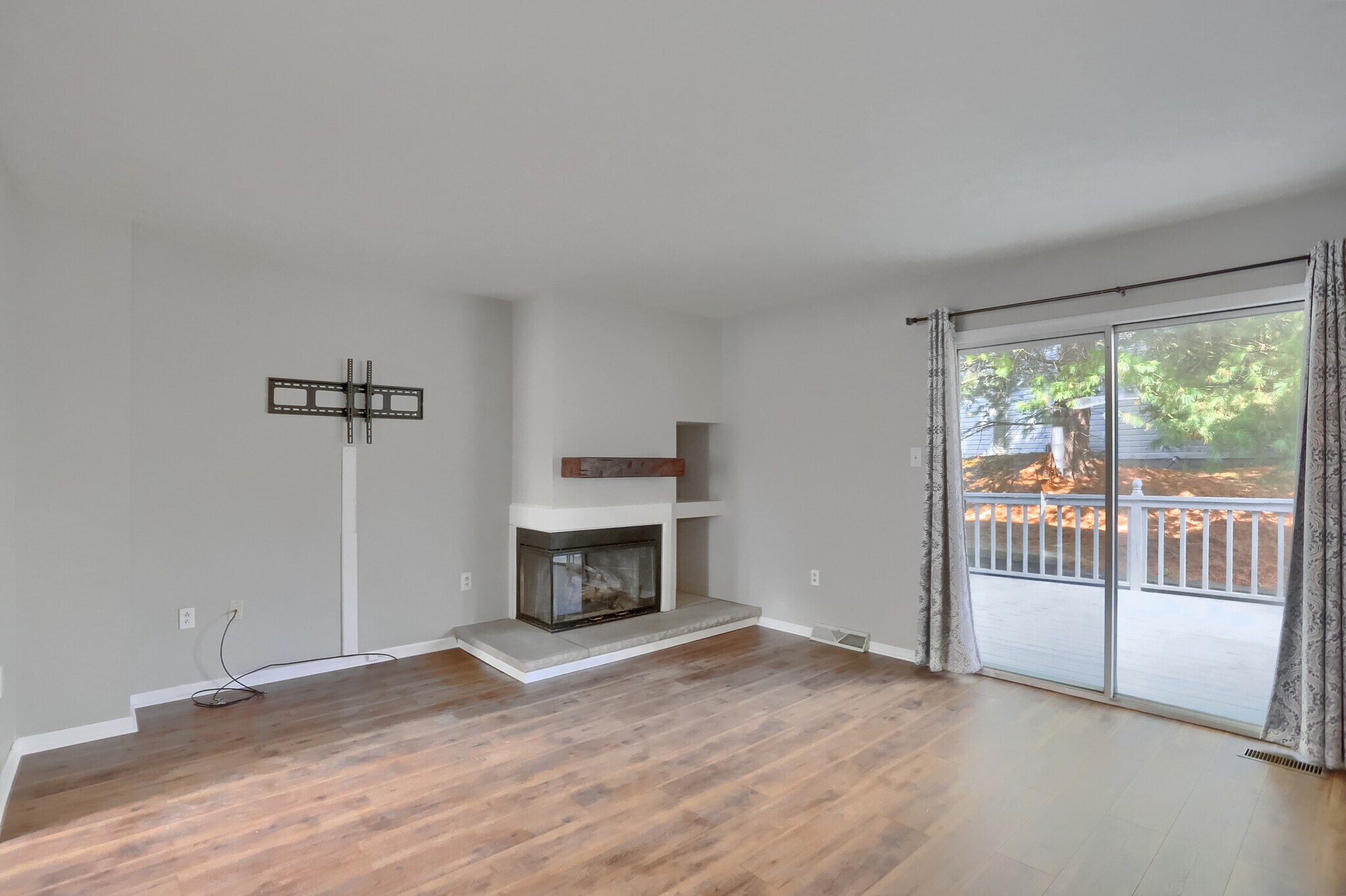 Building Photo - 2624 Hunters Point Dr